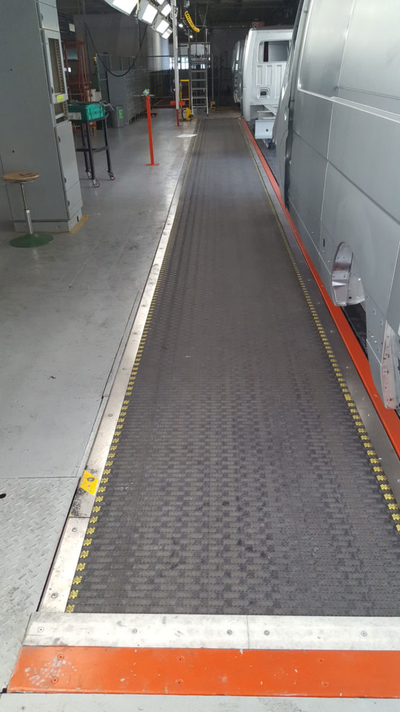 Tapis transport du personnel